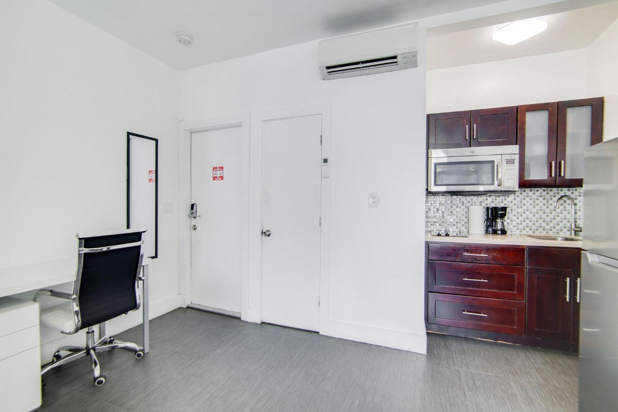Charming Large Near Ocean Dr - South Appartement *